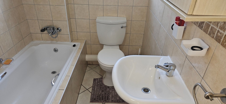 2 Bedroom Property for Sale in Hillside Free State